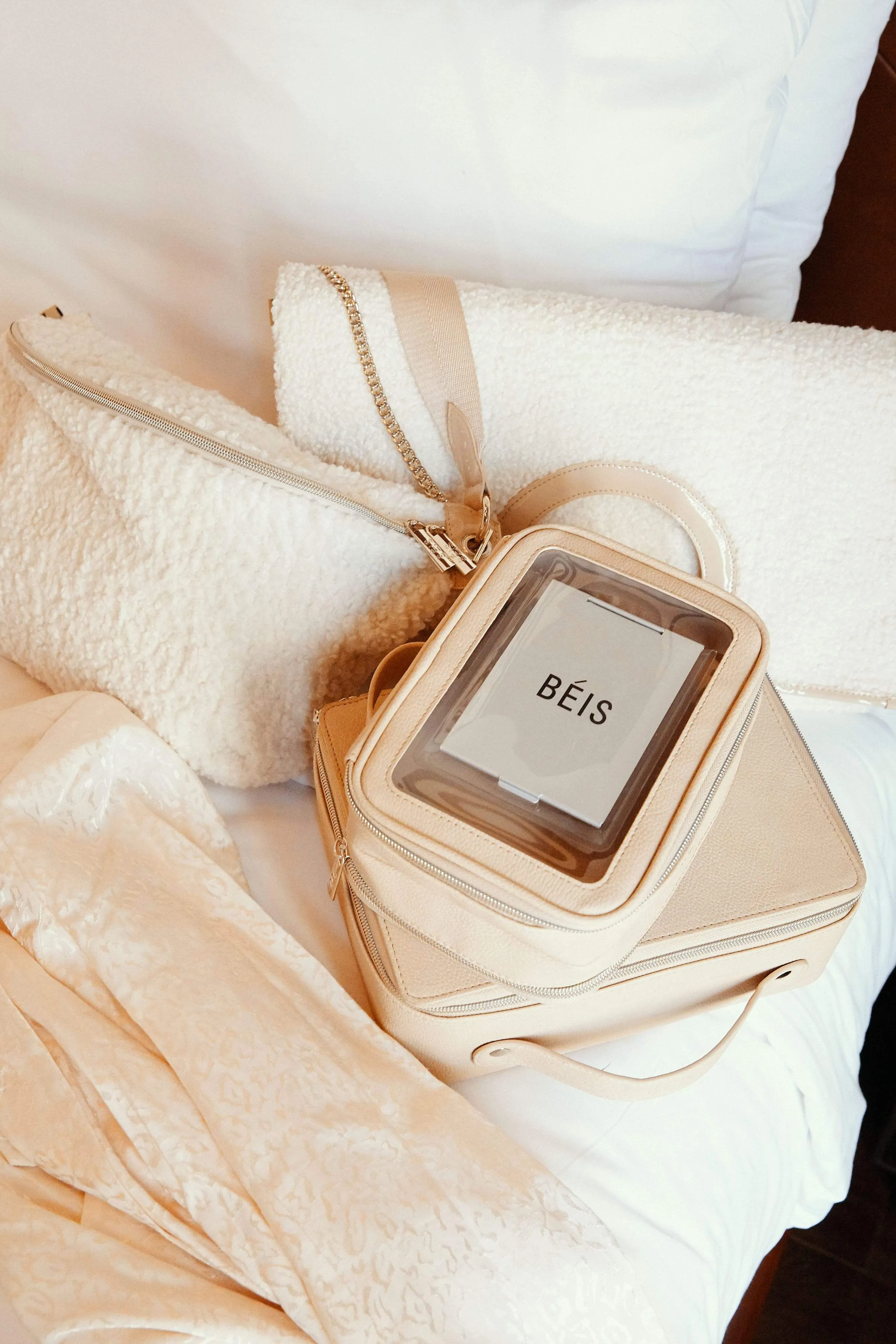 The On The Go Essential Case in Beige